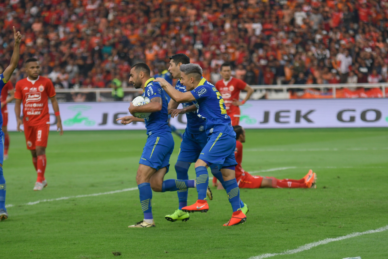 Sudah fix di SUGBK. Persib Siap Terjang Persija di Hadapan Puluhan Ribu Jakmania